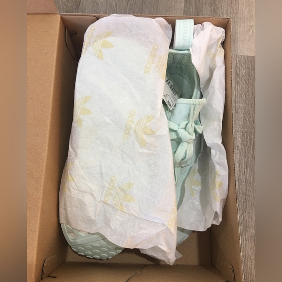 Mint green Adidas nmd_r1 sneakers. - Picture 4 of 7